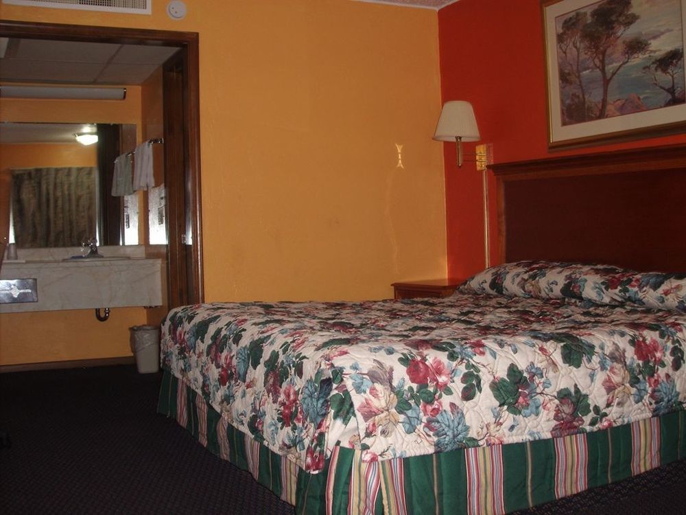 Trade Winds Inn Clinton Bilik gambar